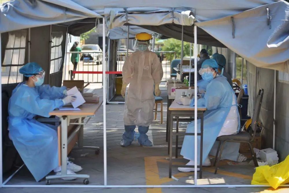 关键时刻关键时刻，他们再次逆行，炸酱面加油！