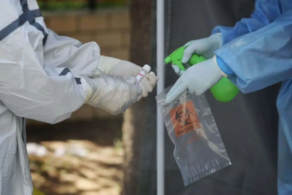 关键时刻关键时刻，他们再次逆行，炸酱面加油！