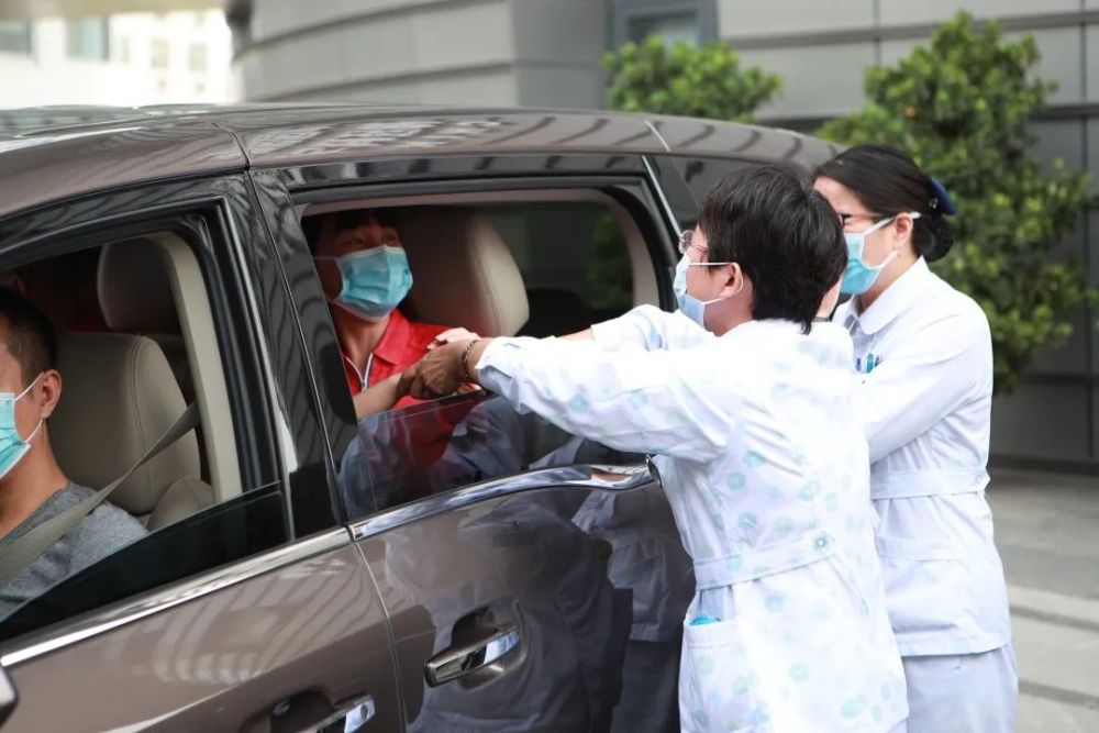 关键时刻关键时刻，他们再次逆行，炸酱面加油！