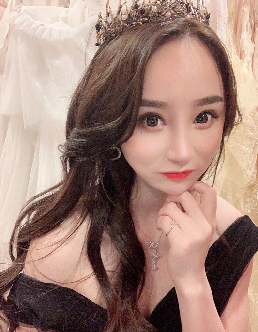 沈曼首次透露个人资产,抛开车子房子,她仅仅只有3万存款