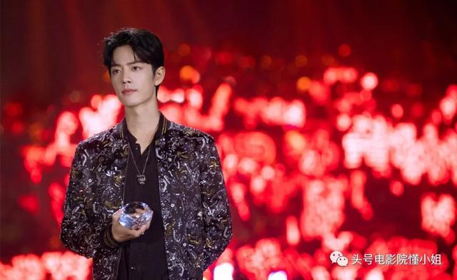 【历史第一人】赵丽颖网播量破1800亿遭质疑 这到底是什么情况? 