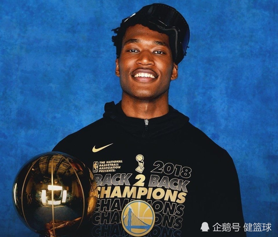 有两枚总冠军戒指有多难现役只有12人做到麦考与詹姆斯库里一样多