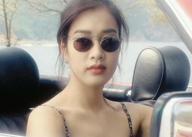 钟丽缇作为一个高颜值的港姐也不例外,在娱乐圈的事业发展非常的令人