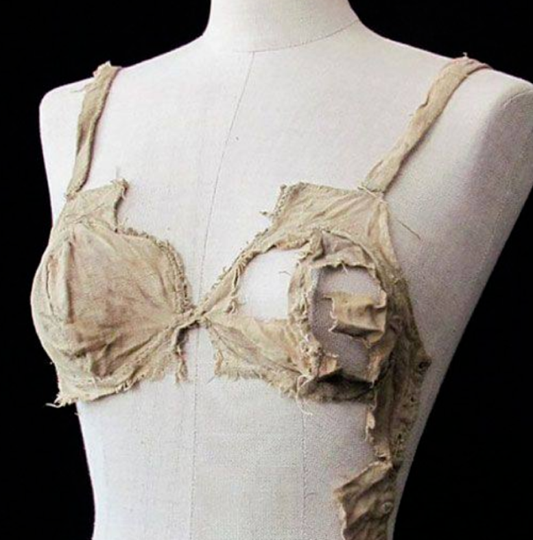 世界最逆天的4大文物,一件非地球之物,图3疑似远古"手机"