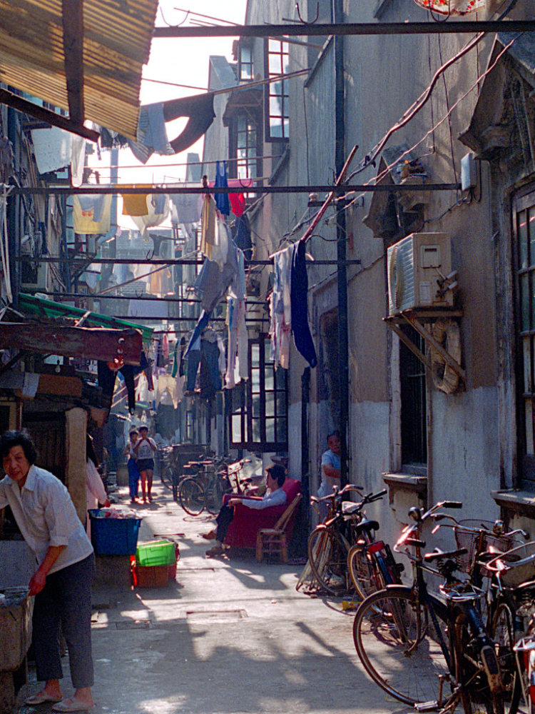 【旧影】1994的上海生活老照片,杂乱中透着浓浓人情味!