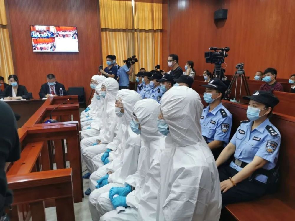 海口一女子被杀猪盘团伙骗20多万后烧炭自杀涉案团伙今日到庭受审