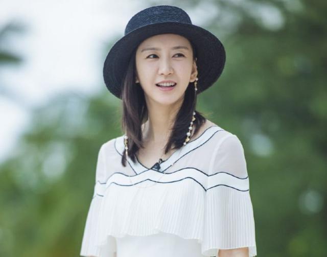 凌潇肃老婆唐一菲点赞蓝盈莹的黑料是吃瓜手滑还是趁机报复