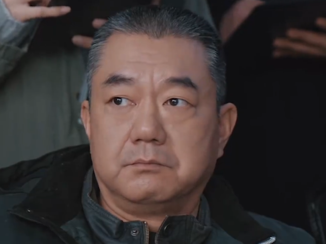 最近由陈建斌董勇郝平主演的电视剧《三叉戟》正在热播当中,他们三人