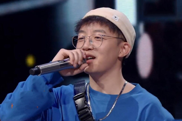 oliver jiang的《tik tok 2020 cypher》,展现了z时代说唱人的全新