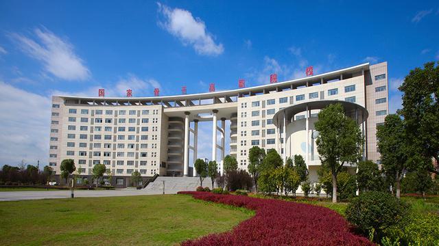 倒计时20天来鄂大做后浪我们宠你