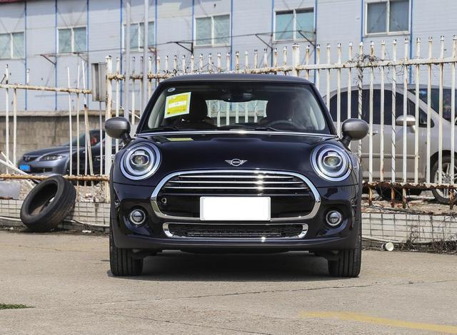 主要用于上下班,考虑过a3,但听说a4以下都不能算奥迪,mini赢在无法