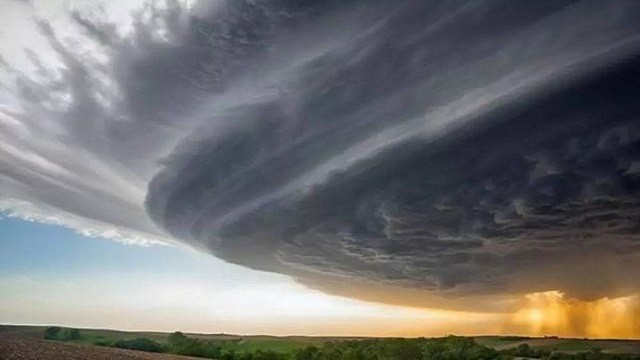 的人工降雨,人造干旱,人造消雾和人工造雾,人造酷热和寒冷,人造台风