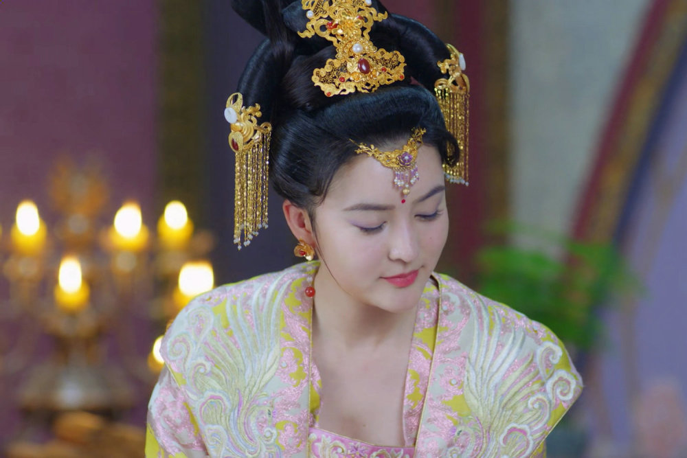 但是面对彻底黑化的花锦绣,我照样讨厌不起来,就连她后来针对花木槿的