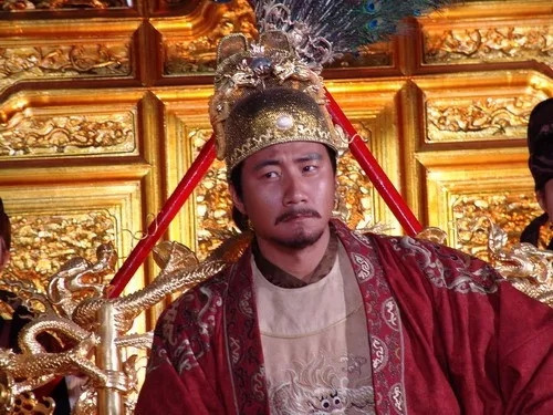 姚广孝,1335年出生于长洲(今苏州),14岁时,他剃度出家,拜道士席应真