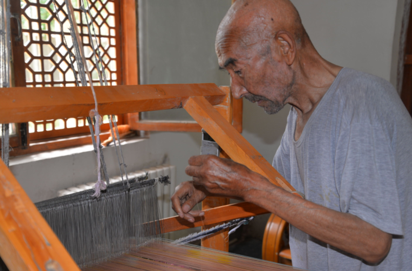 现代丝绸的制作工艺图片