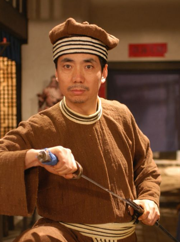 邢捕头范明网友群策群力,扒出了大部分男主演的类似操作…然而光吕