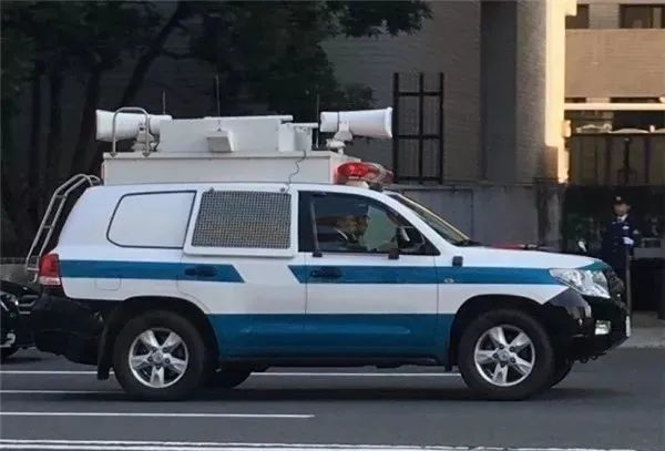 土豪说陆巡就是工具车看来在日本用的更多