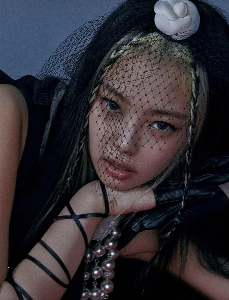 blackpink最新单人海报,科技感满满_腾讯新闻