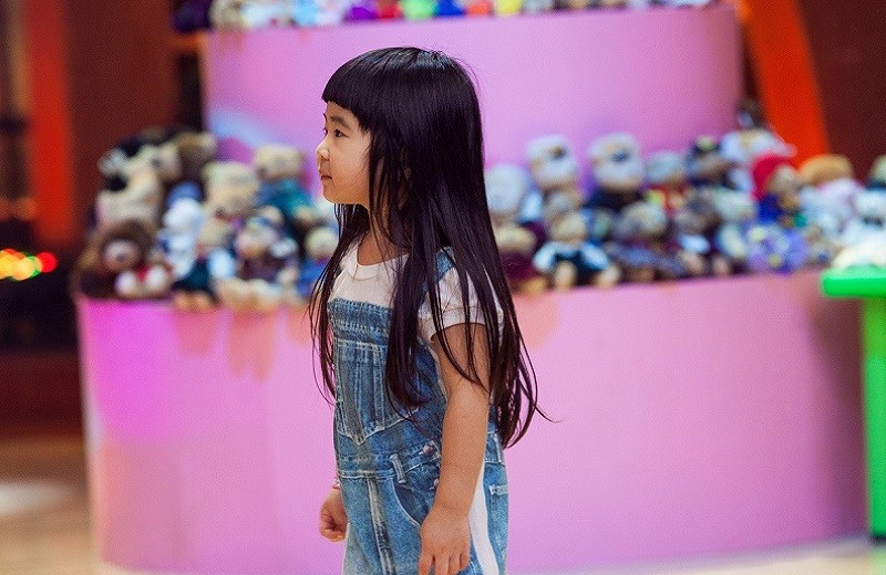 曹家孩子再次出镜姐姐grace大变样露脐t恤尽显女神范