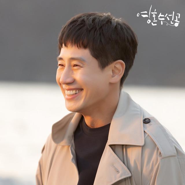 反派专业户申河均变暖男大叔与郑素敏谈了一场忘年恋