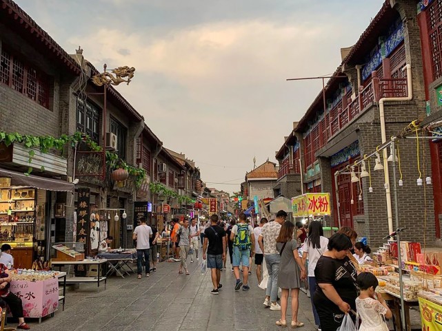 我距离洛阳近,几乎每次到洛阳,都会遇到一些游客问路到洛阳老街,我会
