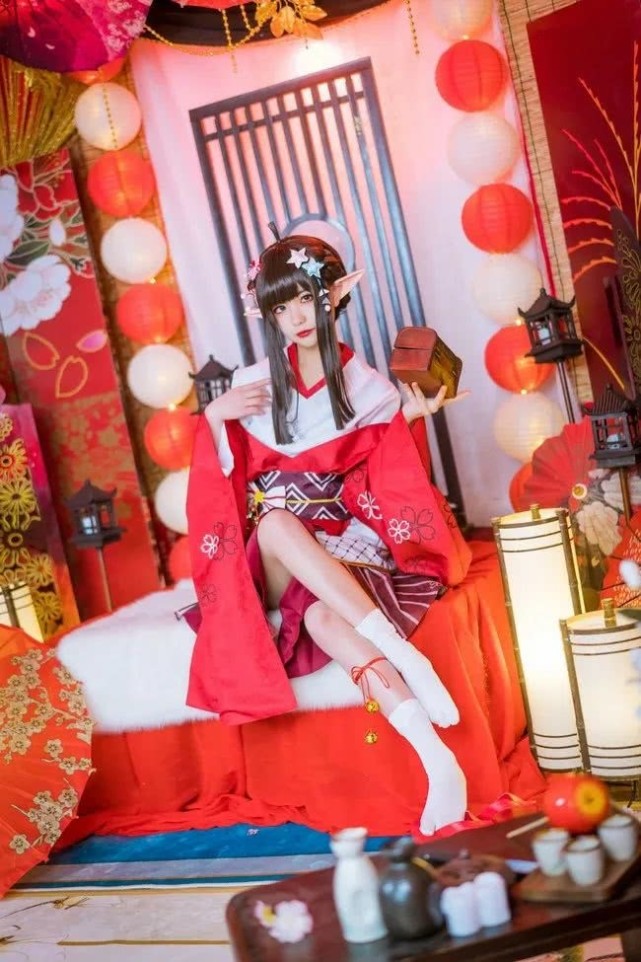 cos凹凸世界凯莉和服同人