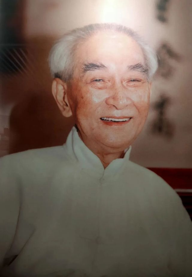 南怀瑾先生:亲情之间,闹一点小意见,不可以让它扩张