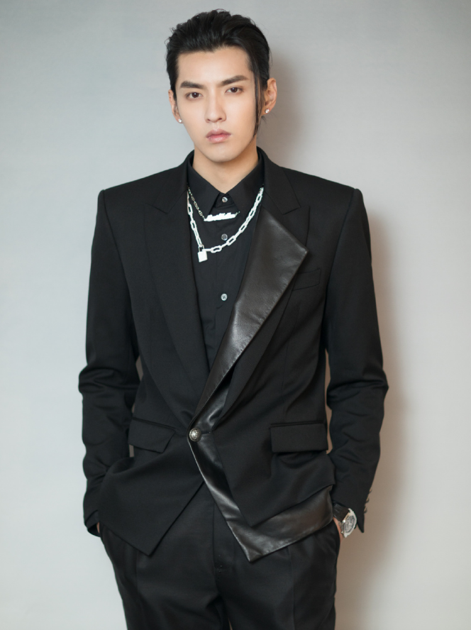 有种整容叫吴亦凡减肥后当他穿西装秀身材时超模腿谁能比