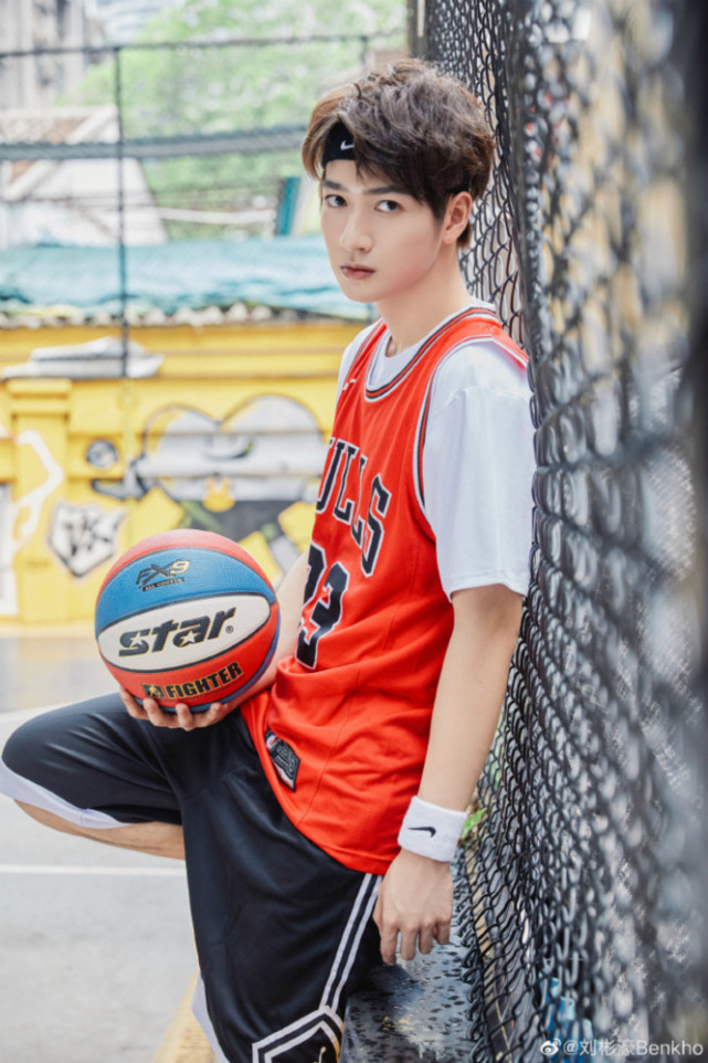 夏夜知君暖刘彬濠首次跨界化身篮球少年助燃热血校园