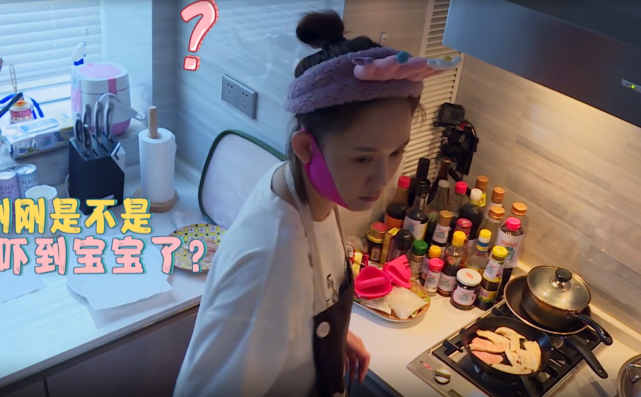 在一清早起床就要吃肉,真的让观众有点想不到,而陈乔恩吃的肉还是煎的