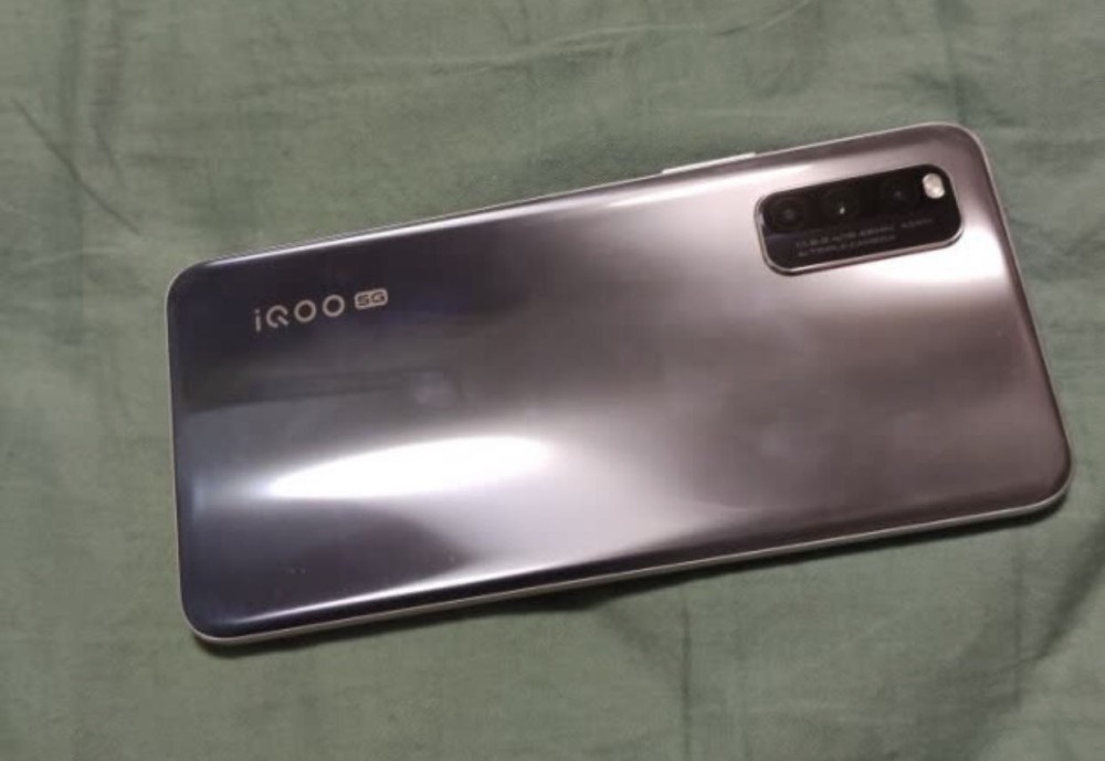 高端性能中端价格44w闪充144hz屏vivo双模5g手机