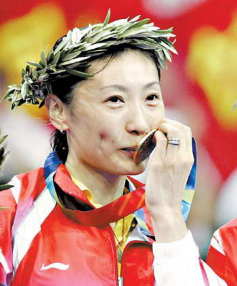 "羽坛皇后",怀孕带队再创夺冠奇迹,再婚后的张宁现在如何了