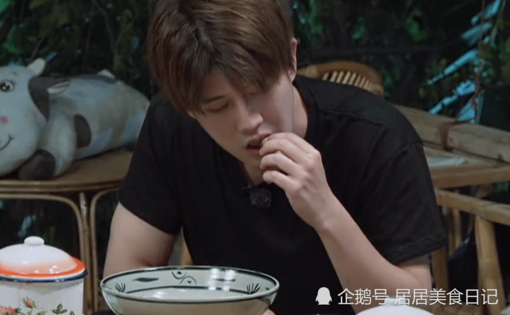 向往4做饭曝造假后任嘉伦的毛豆也穿帮导演组懒得装