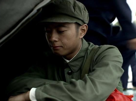 面对江昌义这个外来者,两人的表现非常的成熟.