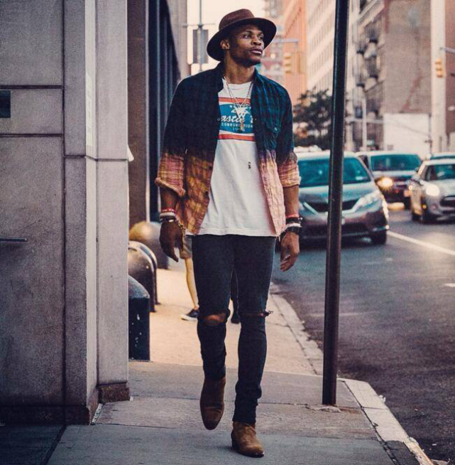 男生都爱的nba型男,不只有肌肉和身高,拉塞尔私服更有魅力