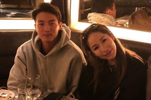 萧亚轩|萧亚轩小16岁鲜肉男友吐血就医，女方泣不成声坦言：是我要求过高