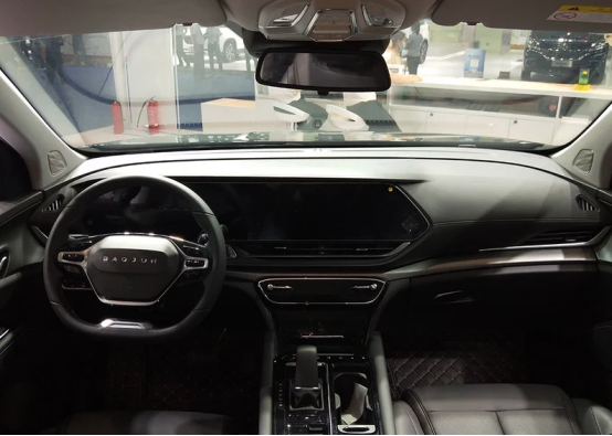 定位中大型suv搭载15t发动机新宝骏rs7正式亮相