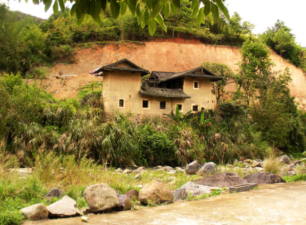 福建山腰村奇怪风俗男人活着姓杨死后姓辛