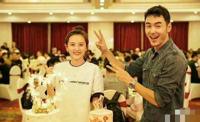 知名男星官宣恋情,小13岁女友是汪东城前任,直言:开心就好