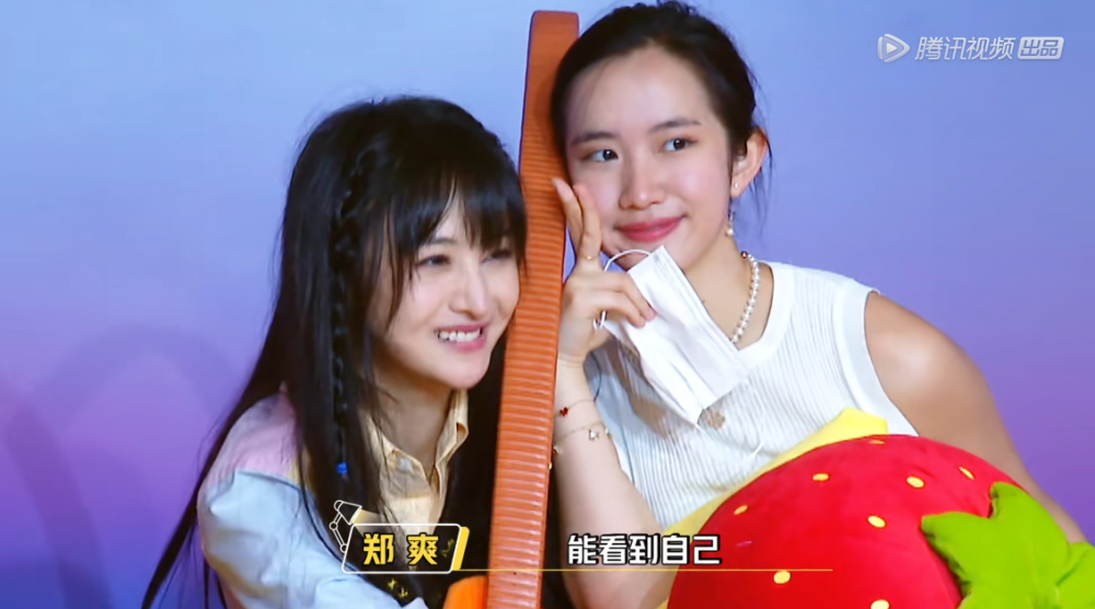 郑爽闺蜜出镜,身材颜值出众背景也不简单,没同龄闺蜜原因现实