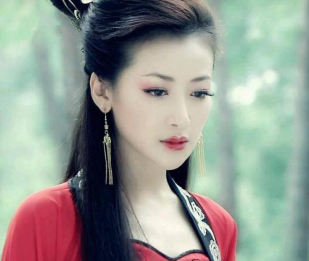 活佛济公:10年后,胭脂成女神,白雪逆生长,但看到必清留长发:被帅到了