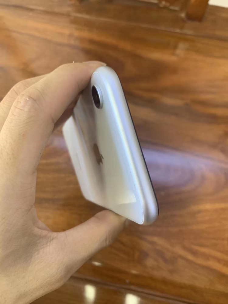 网友贪便宜购买iphonexr,到手后心凉了