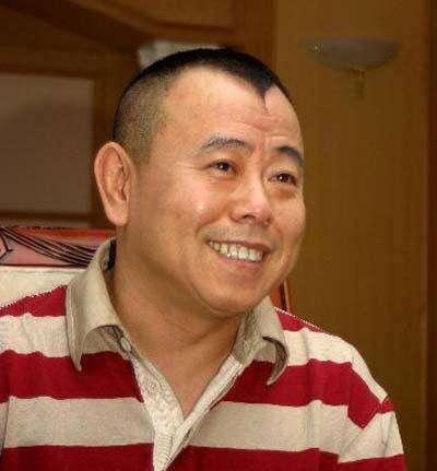 潘长江:医生说他活不过25岁,发妻陪他住男厕,爆红却想抛弃发妻