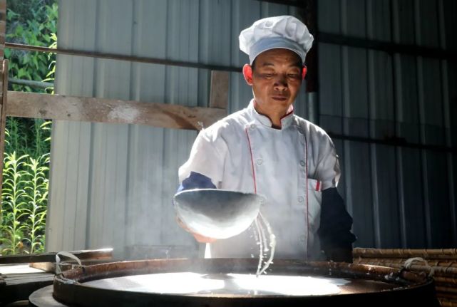 罗秀米粉手工制作工艺独特,以其山区特有的水质,配以当地所产的优质