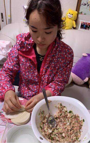 伊藤美诚再秀厨艺包饺子做盖饭样样行看刘国梁比赛不忘偷师