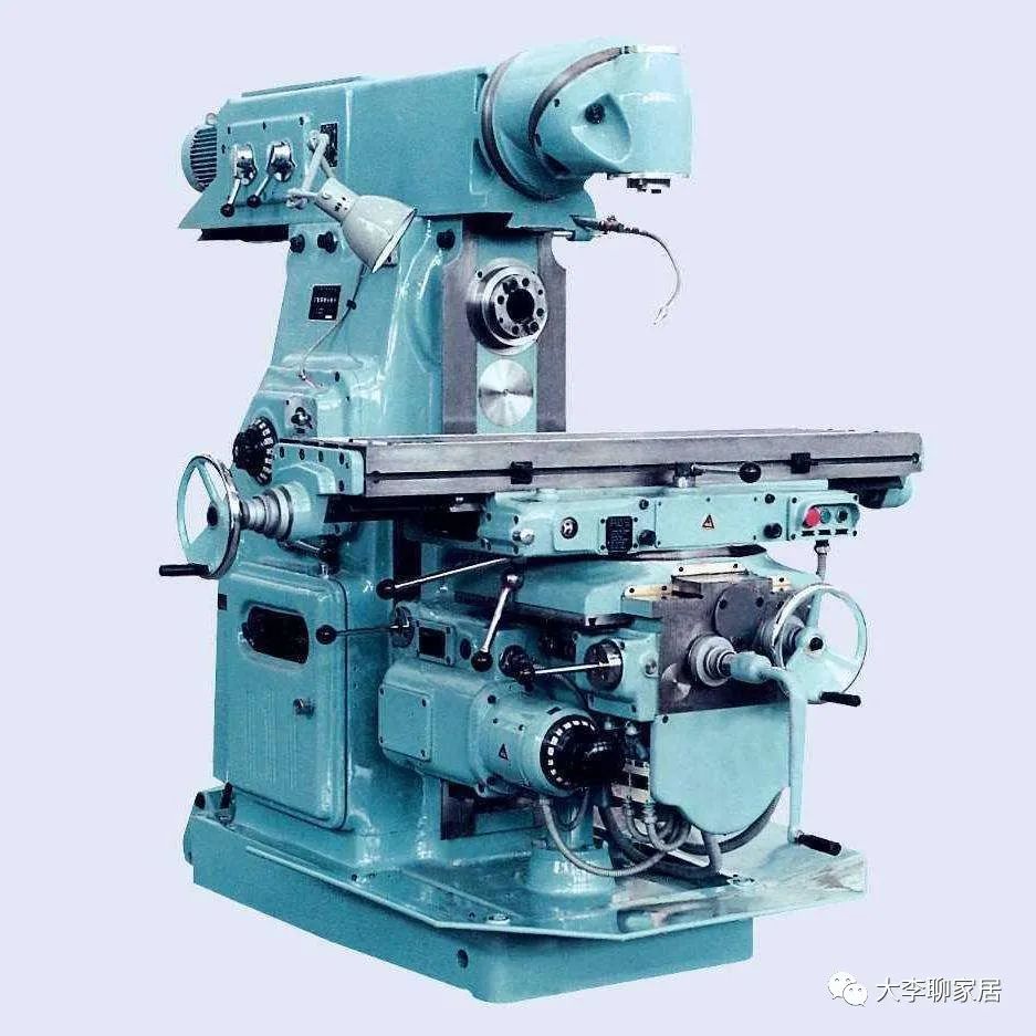 下图就是一个密度板被铣型后的门板,素板.