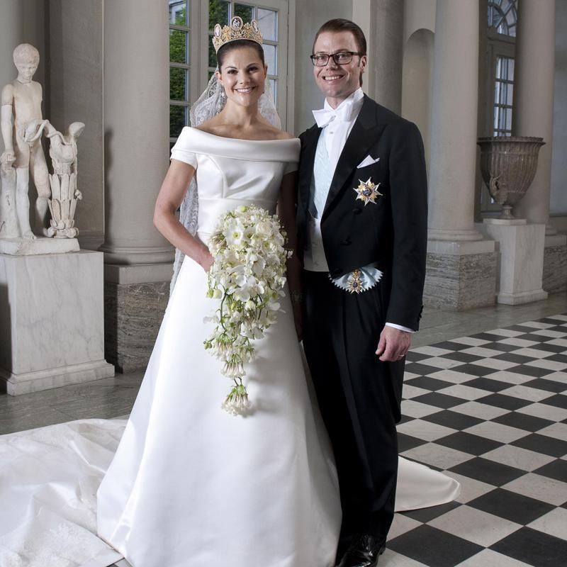 结婚以来,维多利亚与丈夫感情非常好,并且有一对聪明漂亮又可爱的儿女