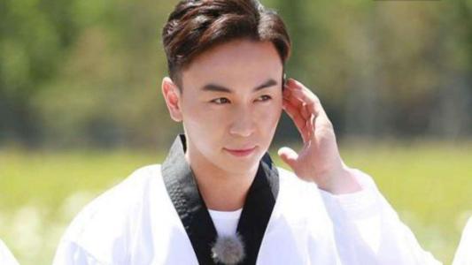 释小龙|释小龙：从当红童星到默默无闻，被时代抛弃连声招呼都没打