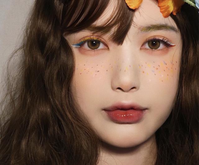 闪亮绝美彩色眼线妆创意时尚感爆棚直击你的少女心