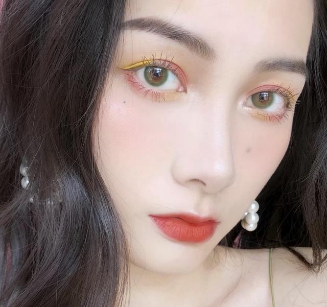 闪亮绝美彩色眼线妆创意时尚感爆棚直击你的少女心